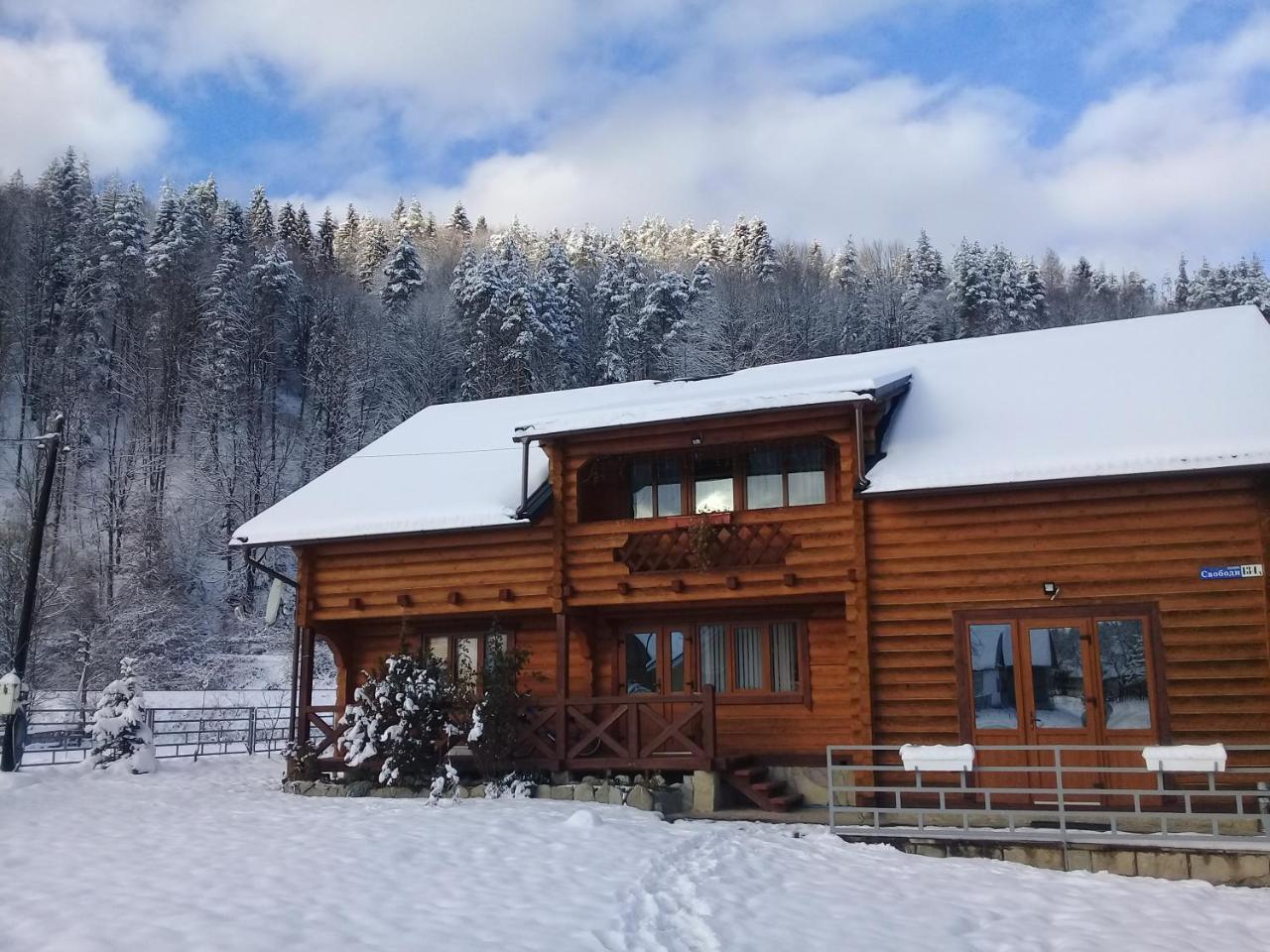 Lucy Hotel Jaremtsje Buitenkant foto